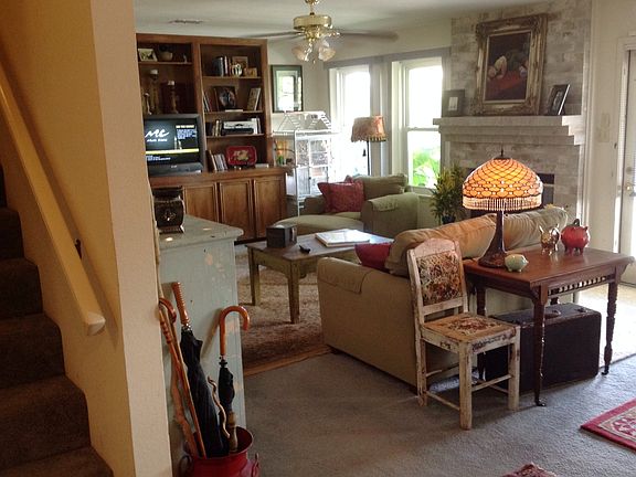 Living Room w/Gas Fireplace
