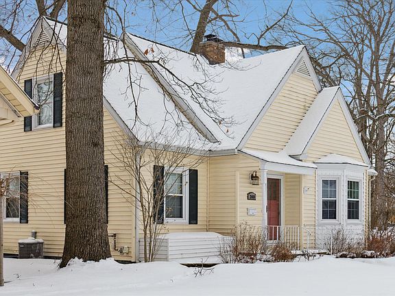 2nd image of 2440 Wickham Dr