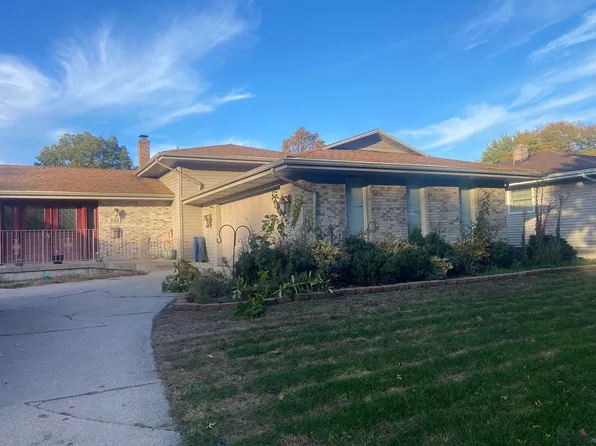 543 Hickory Ln, Munster, IN 46321