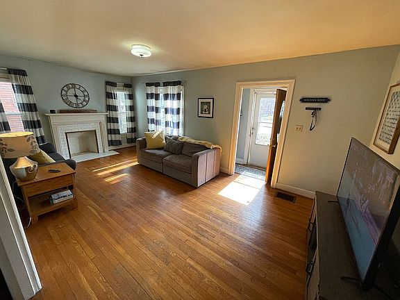 2nd image of 203 Floral Park