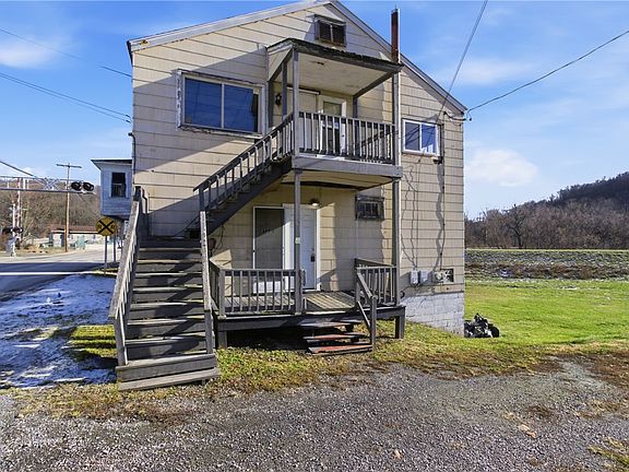 4th image of 399 Cherry St