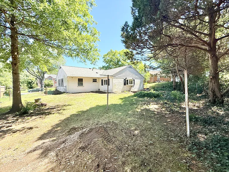 6219 Yellowstone Dr — Photo 26