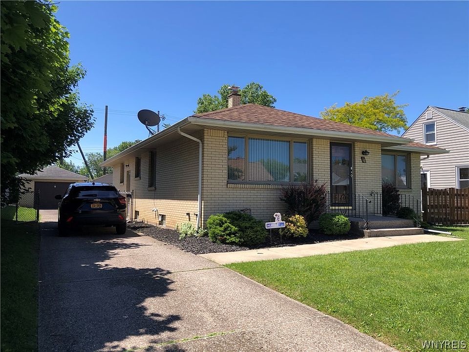 1st image of 16 Canterbury Ln