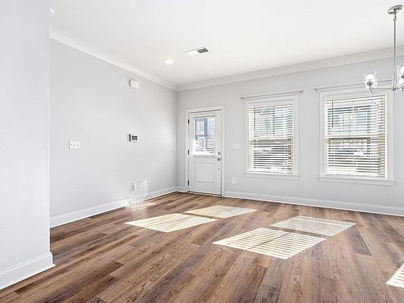 4th image of 2808 Ridge Crest Ct