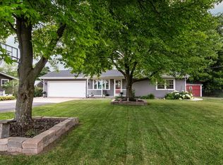 802 N Main St, Eureka, IL 61530