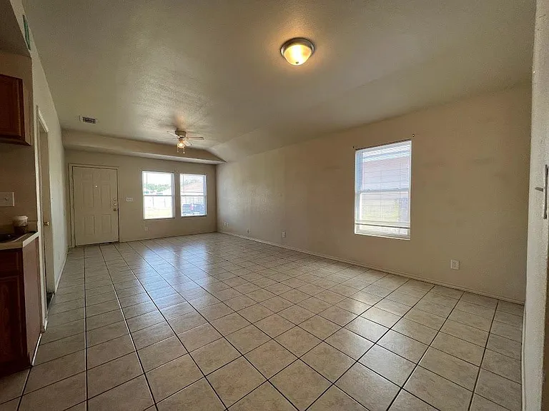 1210 Chaparral St #13B — Photo 17