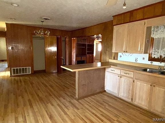 4th image of 501 Gautier St
