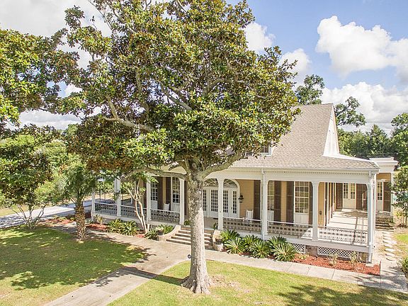 3rd image of 709 E Scenic Dr