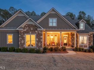 1038 Silver Thorne Dr, Loganville, GA