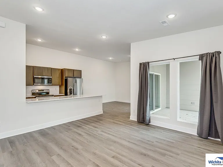 9901 E Annabelle Cir — Photo 2
