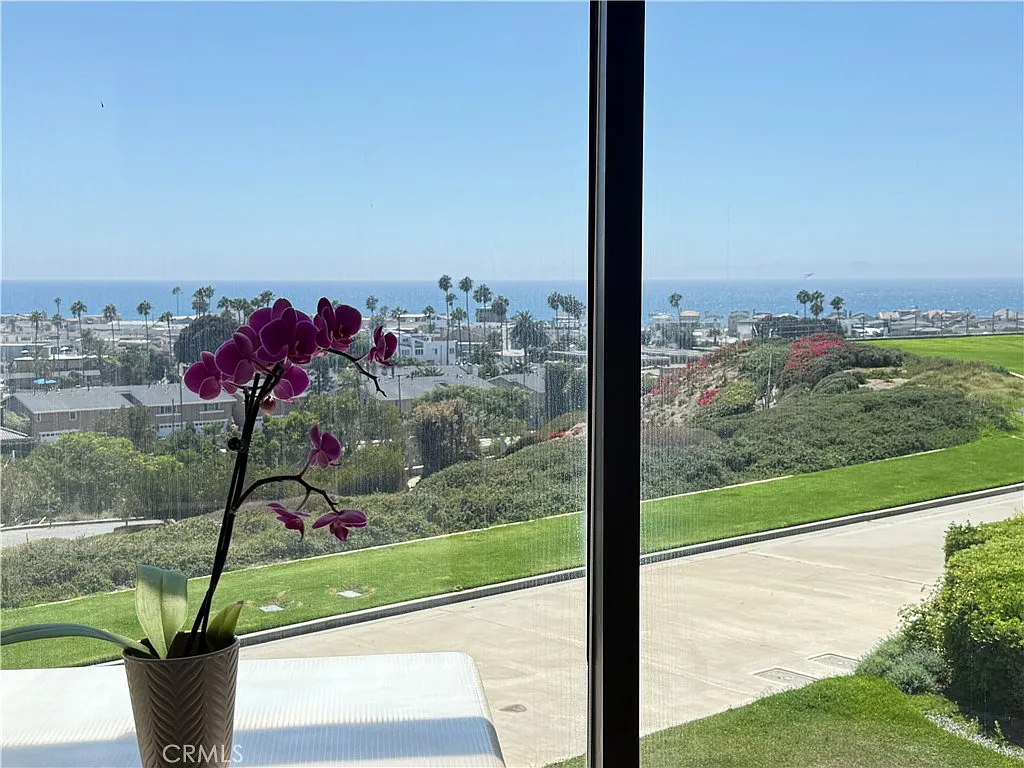 2 bed, 1320 sqft, $6,500 — Photo 2