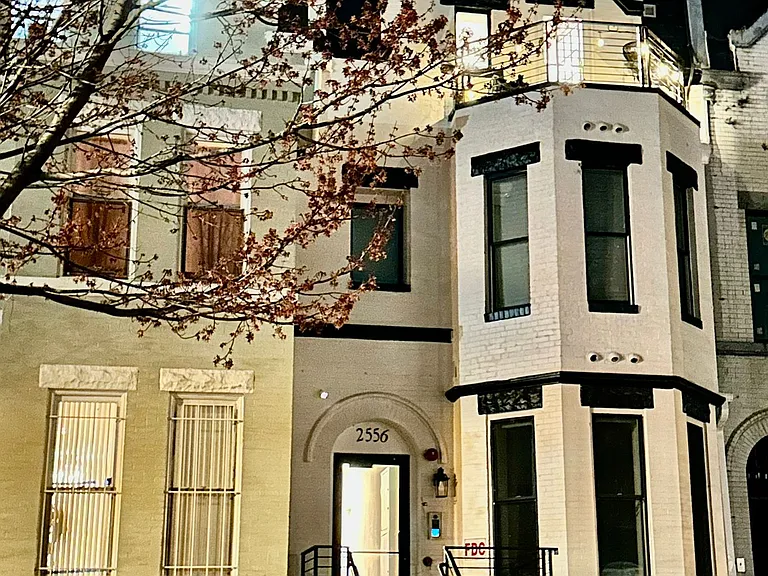 2556 University Pl NW #301 — Photo 2