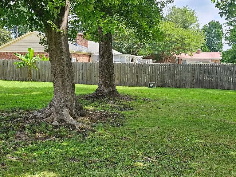 122 Daniels Ct — Photo 4