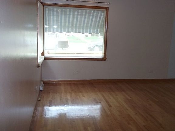 4th image of 10413 S Green Bay Ave