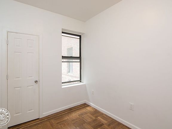3rd image of 961 42nd St APT B2