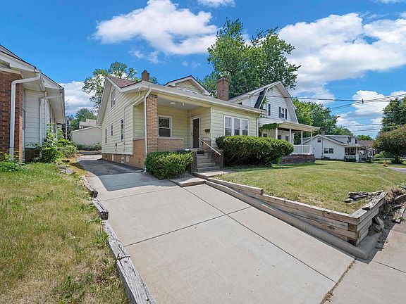 3rd image of 302 E Virginia Ave