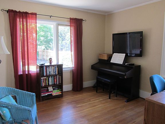 5th image of 58 Colvin Ave