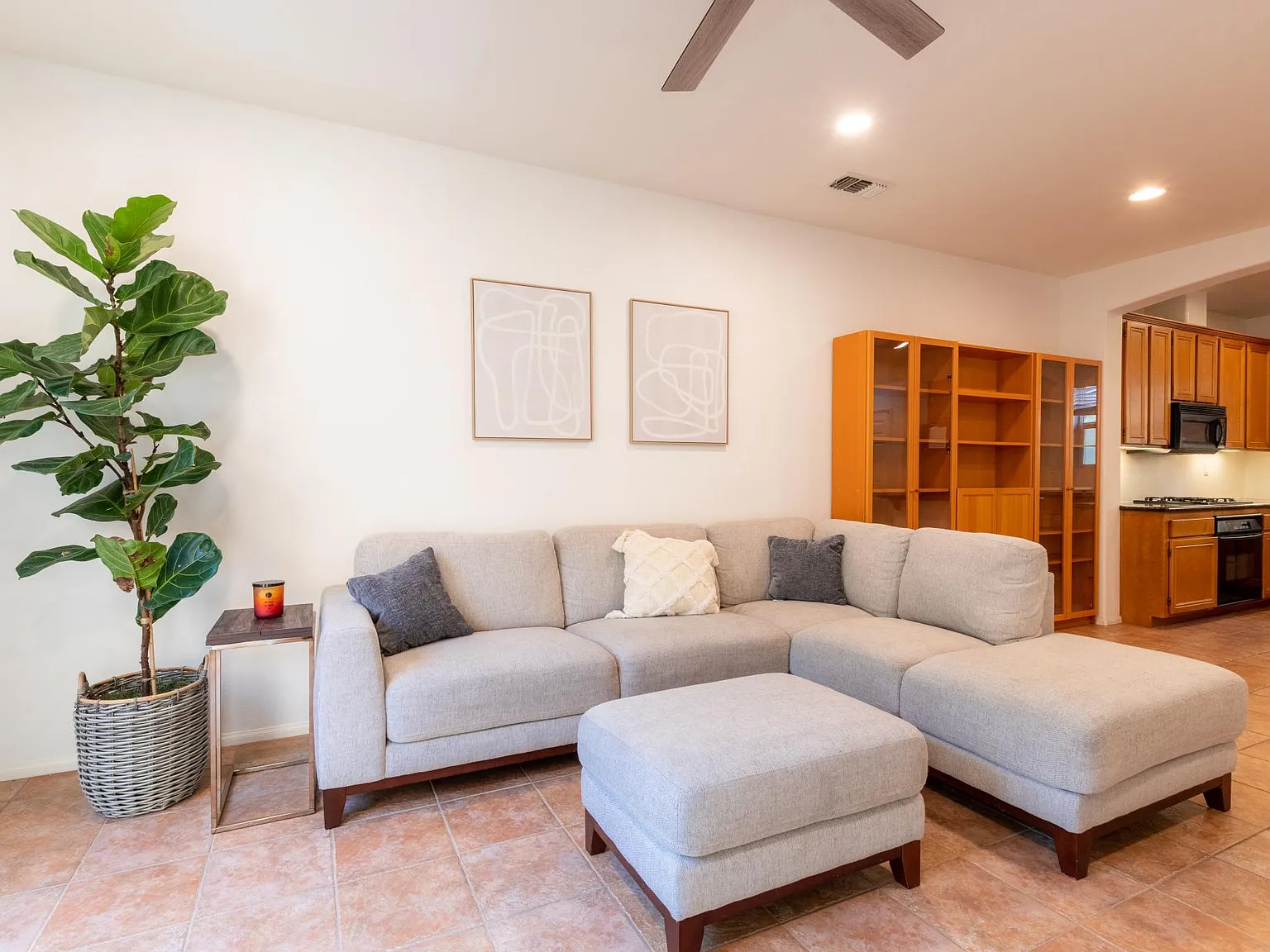 2 bed, 2.5 bath, 1453 sqft, $3,900 — Photo 4
