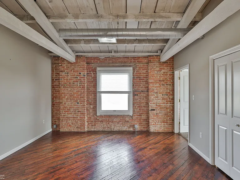 114 Front St #302 — Photo 6