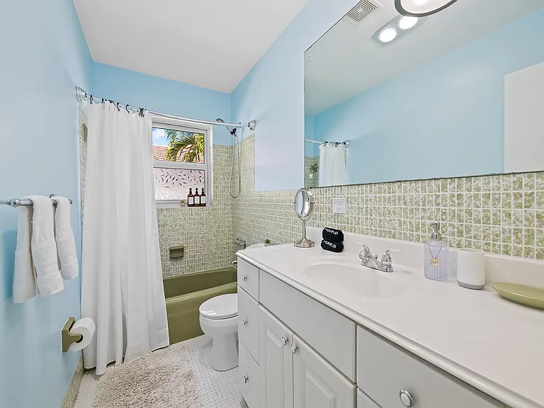 3240 Spanish River Dr — Photo 11