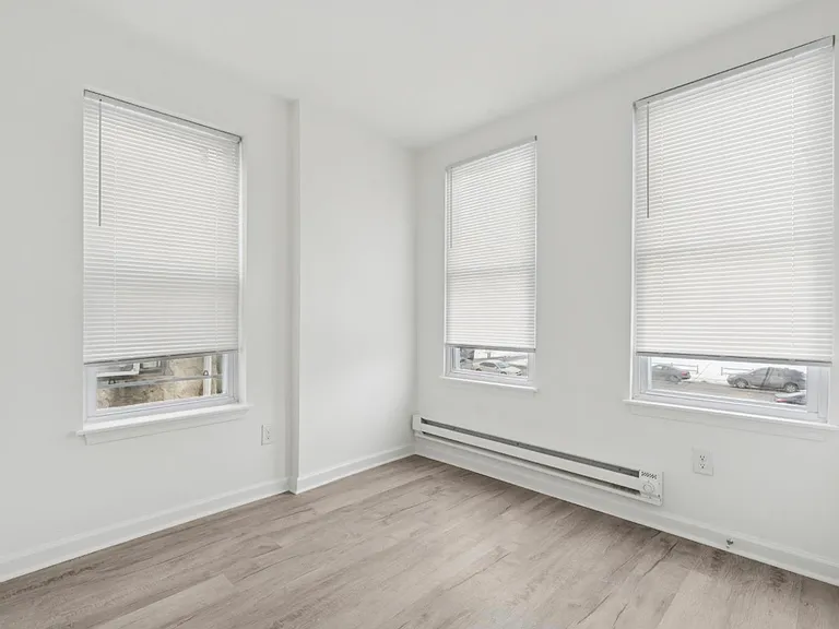 2603 N Hollywood St — Photo 7