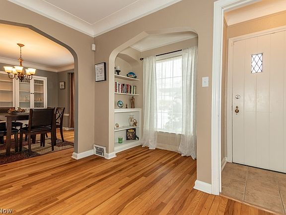 2nd image of 3622 Northcliffe Rd