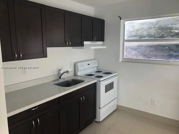 1045 SW 4th St APT 5, Miami, FL 33130