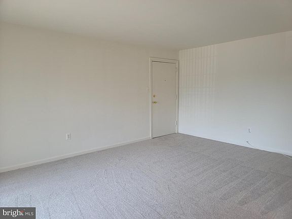 3rd image of 641 Waterloo Rd APT 324
