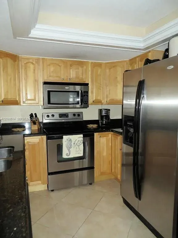 Catamaran L Condominium — Photo 3