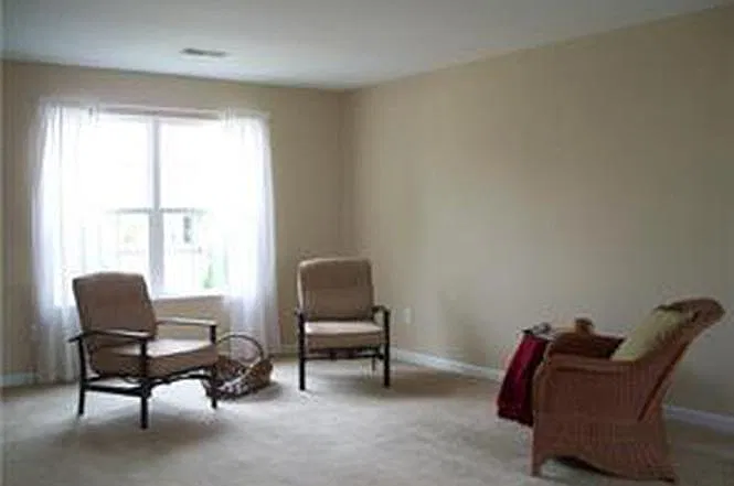 3 bed, 2.5 bath, 2128 sqft, $2,000 — Photo 2