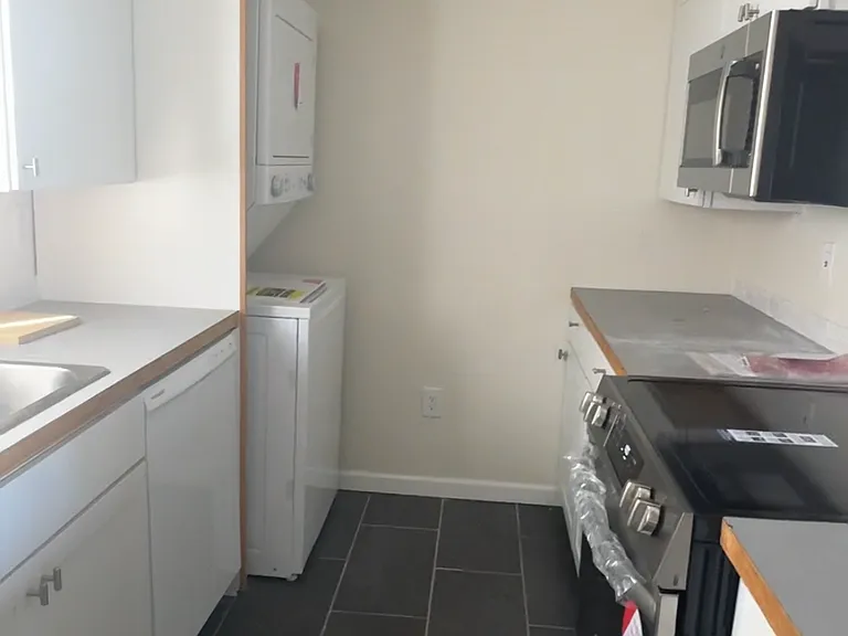 1214 E Graham St #1 — Photo 5