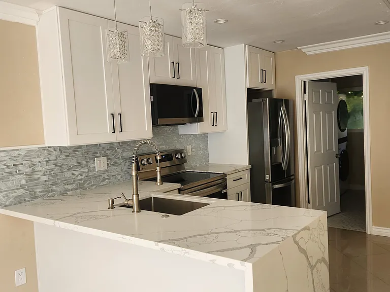 5862 Madra Ave #1 — Photo 10