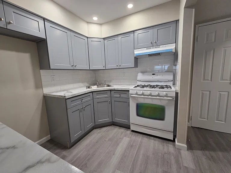 162 Jules Dr #1 — Photo 7