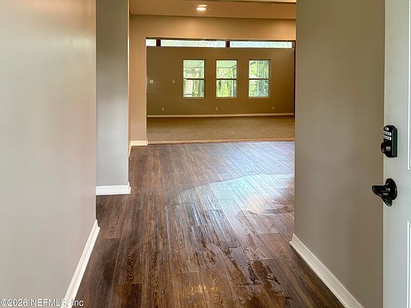 5th image of 7018 Bonnie Brae Ln