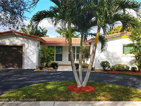 5th image of 10479 NW 3rd St