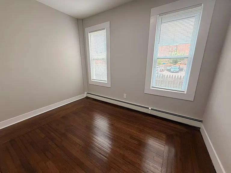 1561 Chapel St #5A — Photo 6