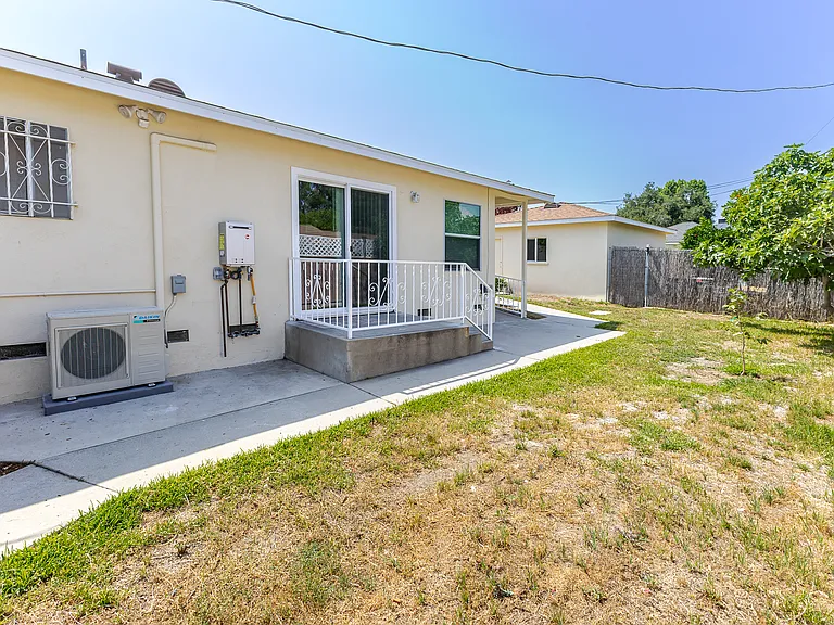 801 Elm Ave #B — Photo 6