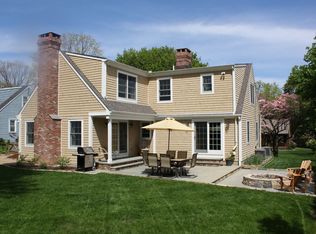 331 Wormwood Rd, Fairfield, CT 06824