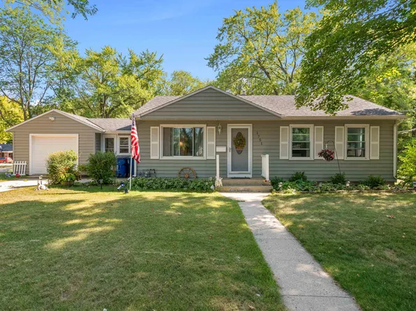 1751 10th Ave, Grafton, WI 53024