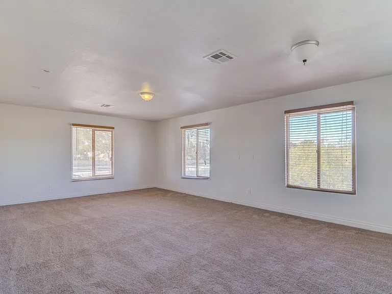 7640 Spencer St — Photo 13