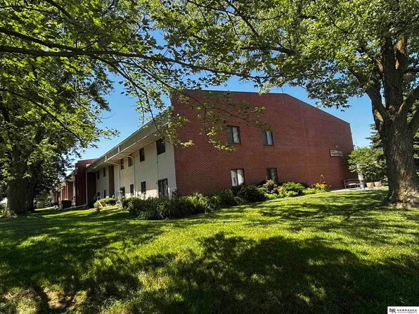 2820 N 66th Ave APT 319, Omaha, NE 68104