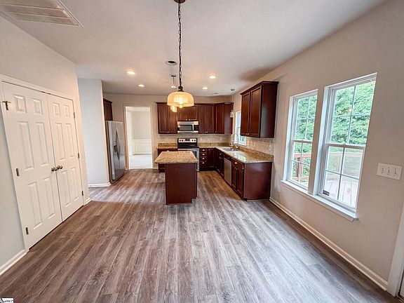 2nd image of 109 Hydrangea Way