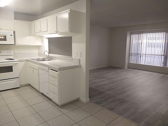2nd image of 3460 Garnet St #269