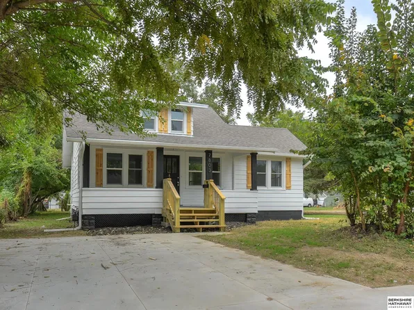 7803 N 29th St, Omaha, NE 68112