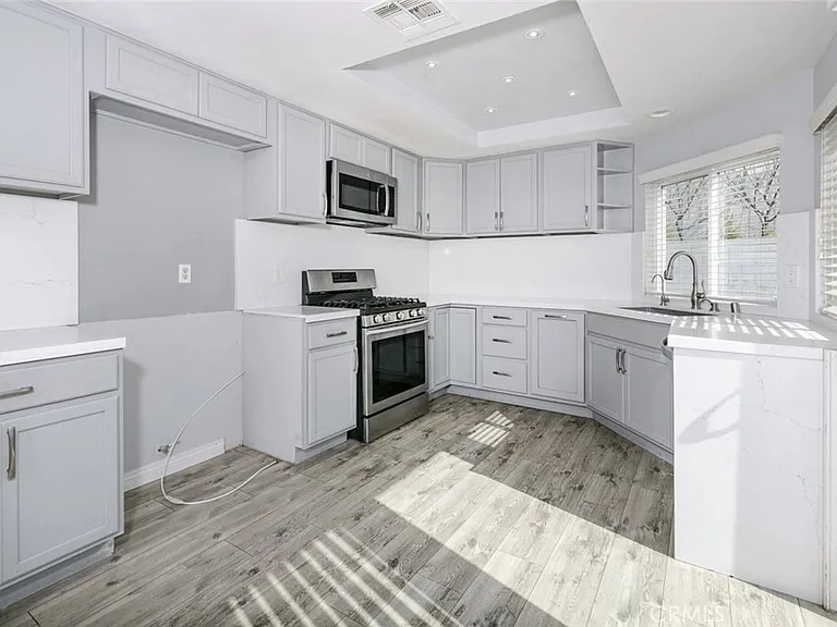 14071 Fenton Ln — Photo 6