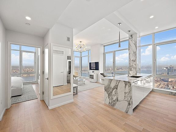 5th image of 635 W 42nd St APT 32K