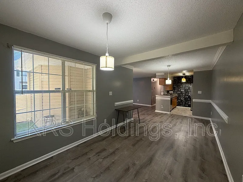 2 bed, 2.0 bath, 1068 sqft, $1,950 — Photo 2