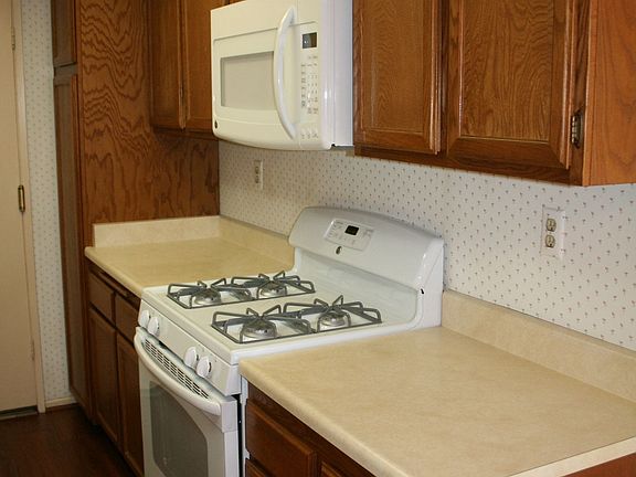 2nd image of 1191 Strawberry Ln