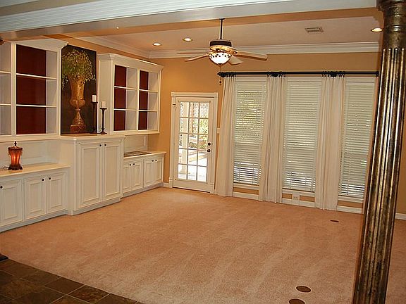 4th image of 8538 Ivy Falls Ct