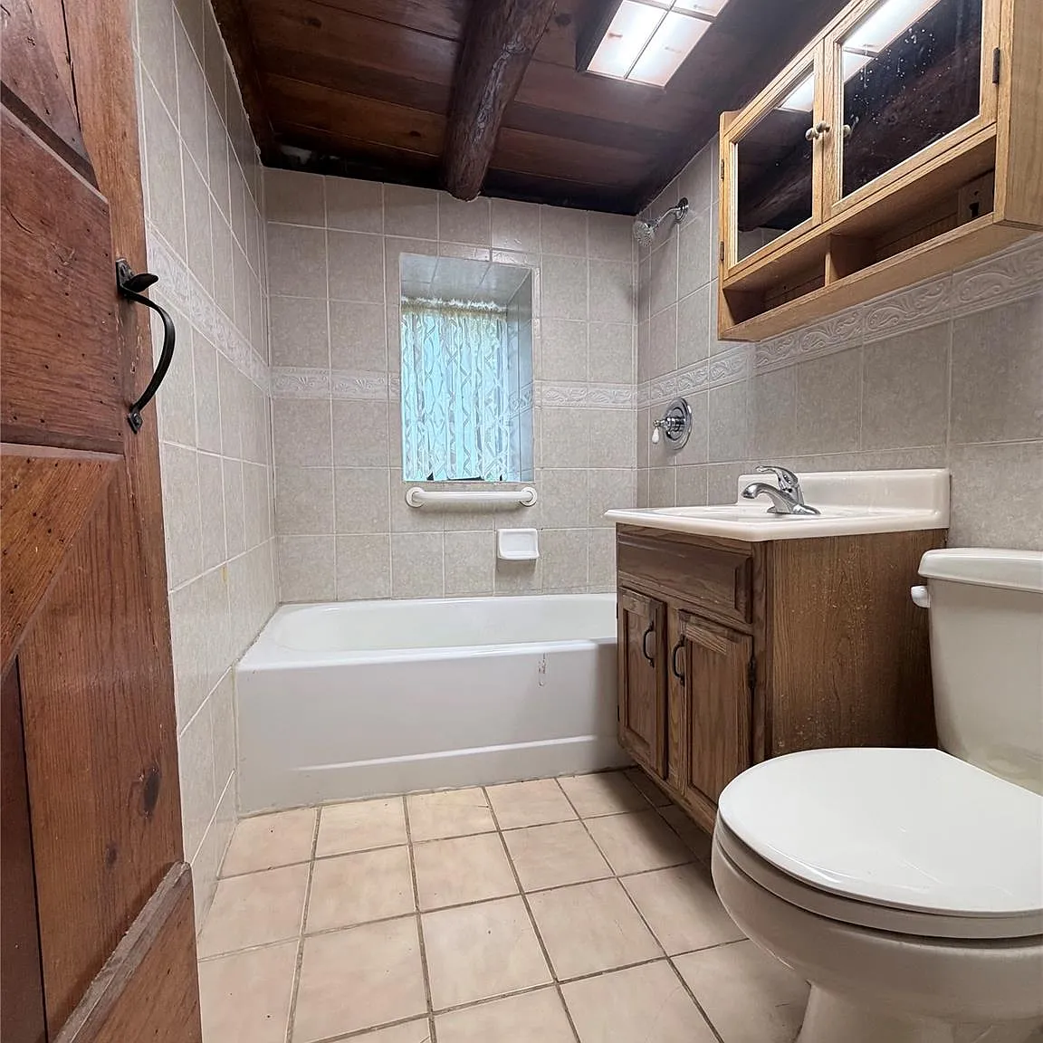 2 bed, 1.0 bath, 1184 sqft, $2,300 — Photo 3